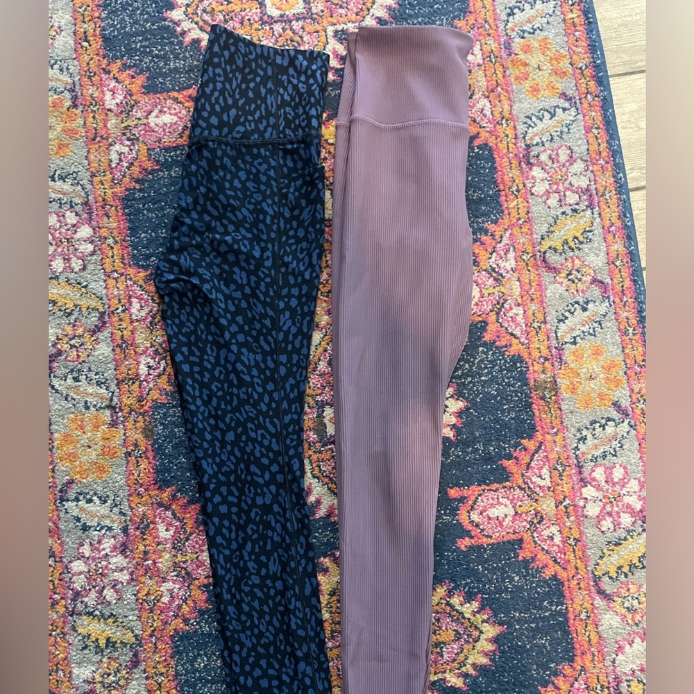 Athleta blue and Purple ribbed Leggings Performance Wear